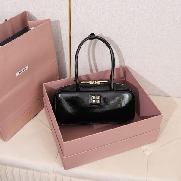 Beau naplak patent leather bag