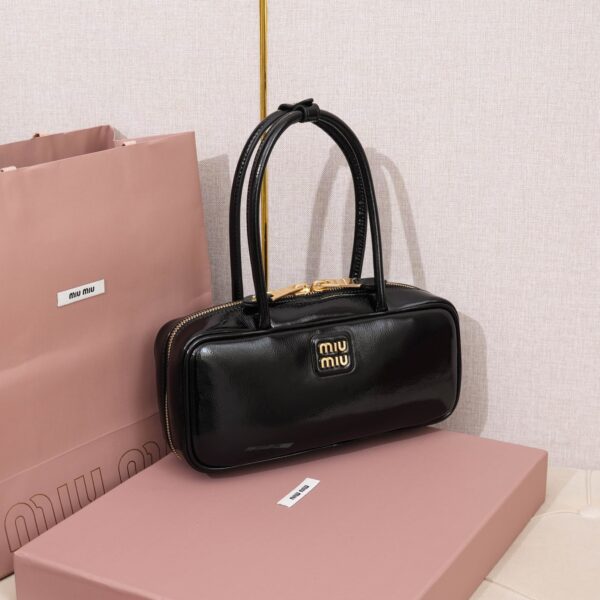 Beau naplak patent leather bag