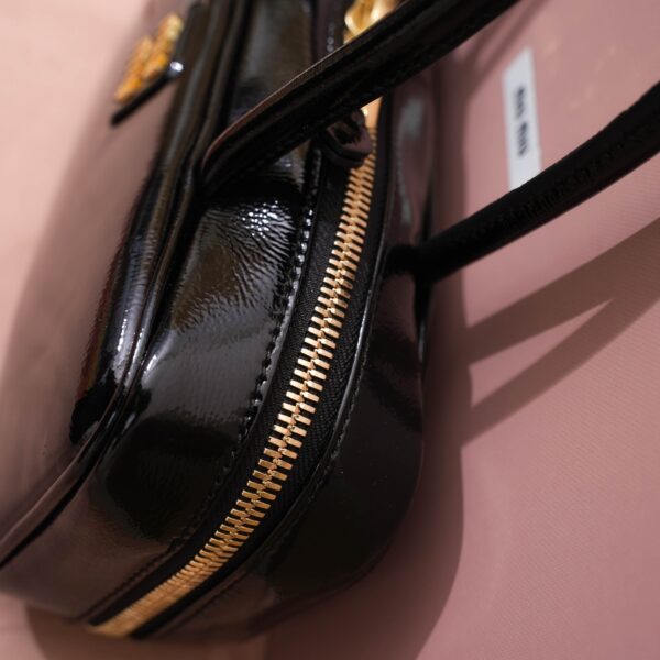 Beau naplak patent leather bag