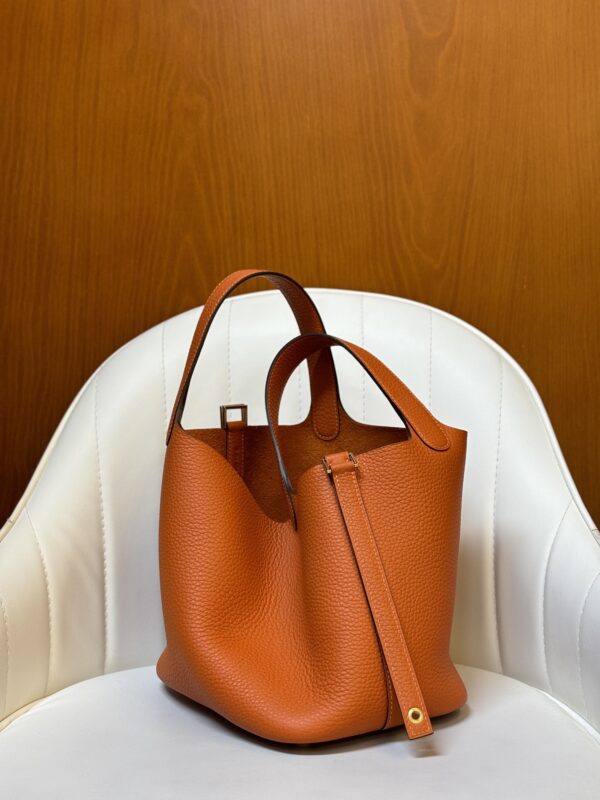 Picotin Lock 18   93 Orange