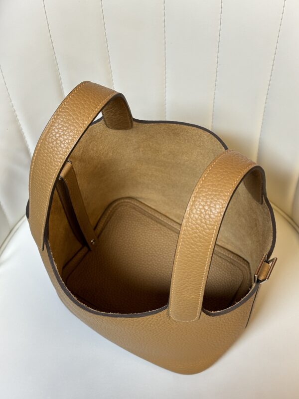 Picotin Lock18 4B Biscuit