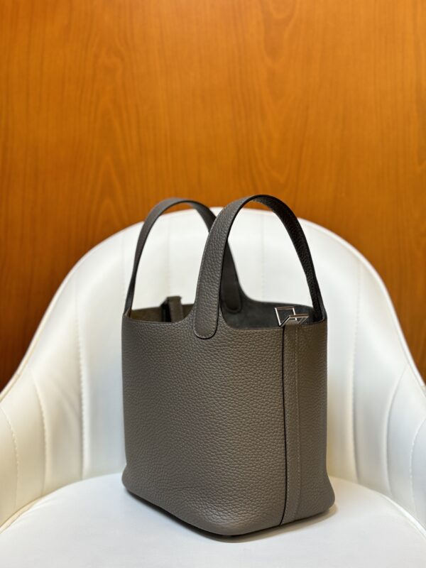 Picotin Lock18  8F Étain