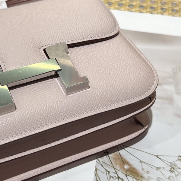 Constance19 09 Mauve Pale