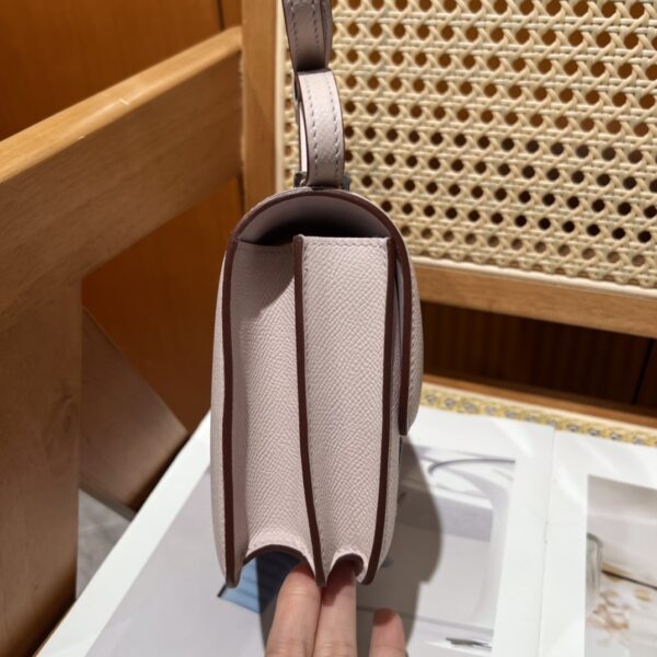 Constance19 09 Mauve Pale