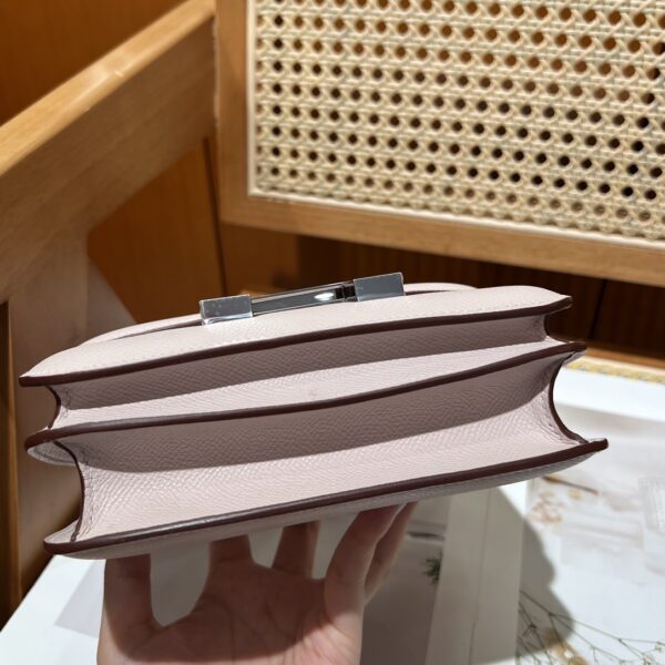 Constance19 09 Mauve Pale