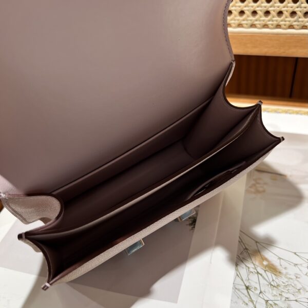 Constance19 09 Mauve Pale