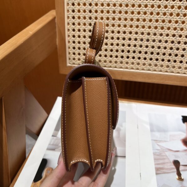 Constance 19  37 Gold