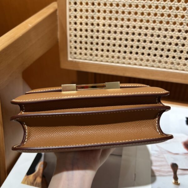 Constance 19  37 Gold