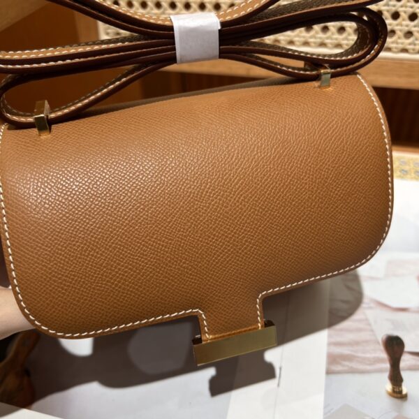 Constance 19  37 Gold