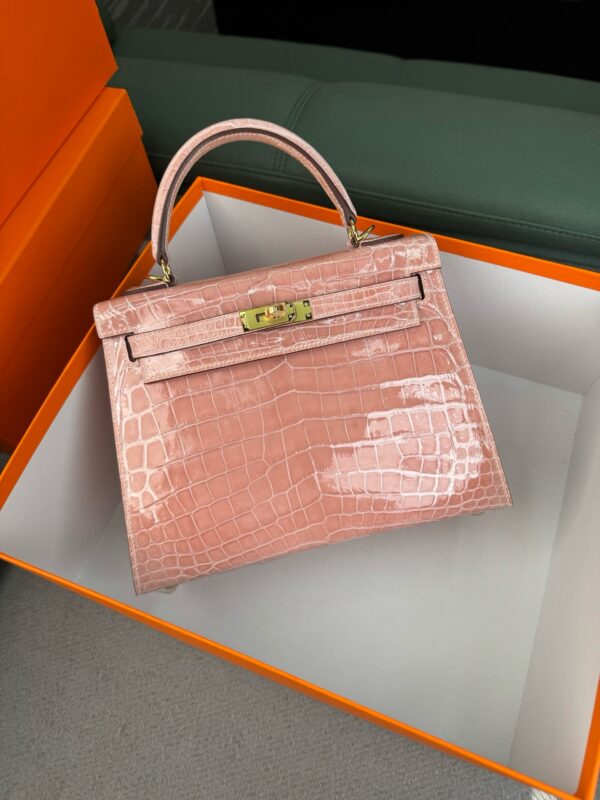 3Q Rose Sakura Kelly